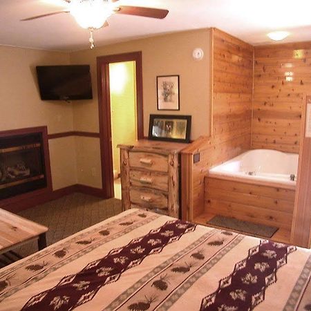 Pocono Pines Mountaintop Lodge At Lake Naomi المظهر الخارجي الصورة