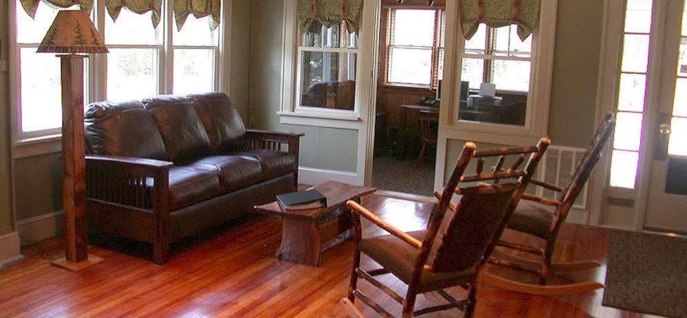 Pocono Pines Mountaintop Lodge At Lake Naomi المظهر الخارجي الصورة