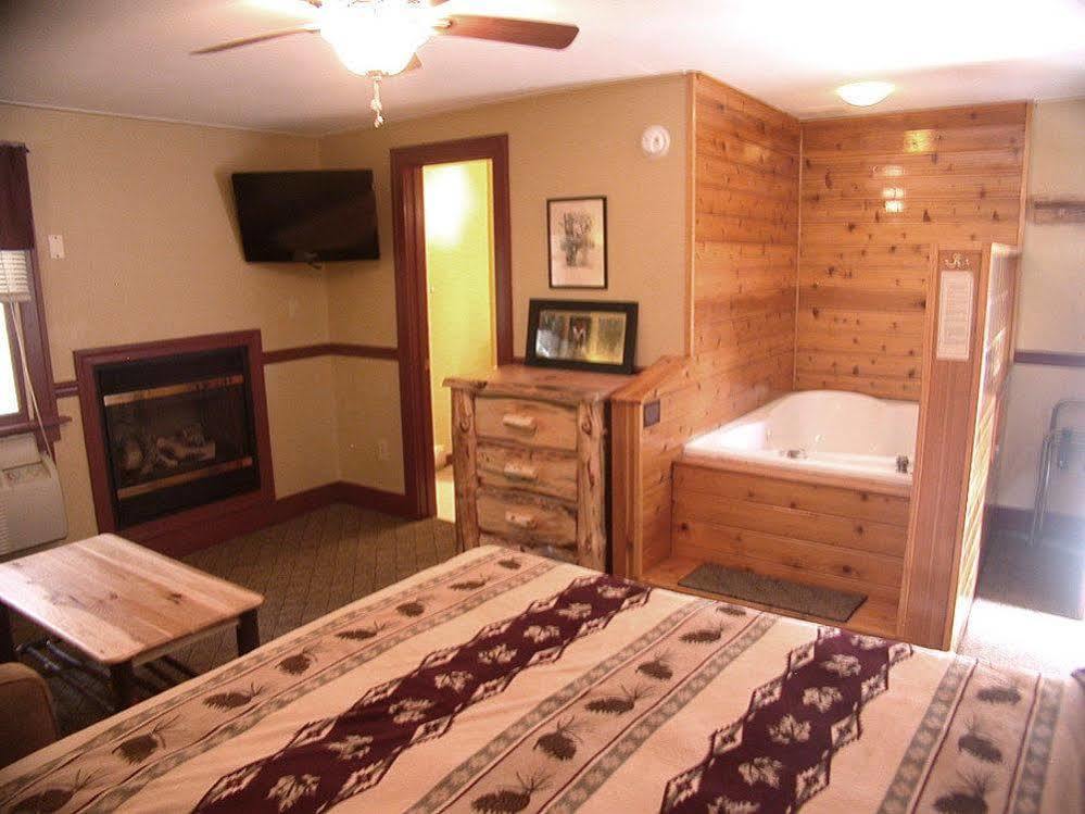 Pocono Pines Mountaintop Lodge At Lake Naomi المظهر الخارجي الصورة