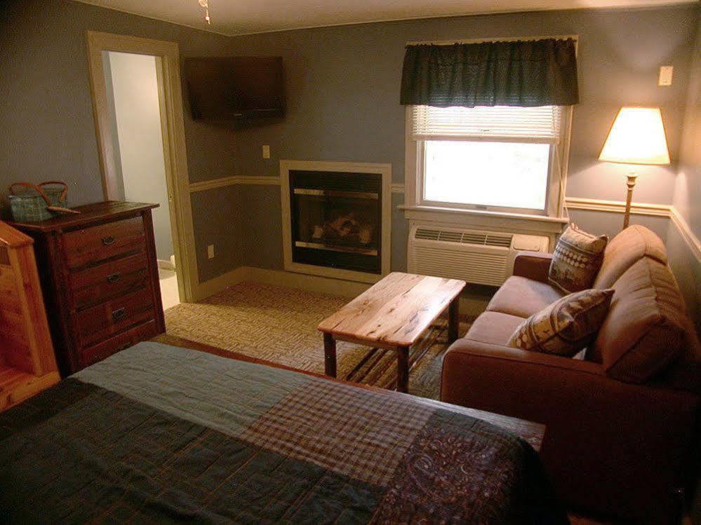 Pocono Pines Mountaintop Lodge At Lake Naomi المظهر الخارجي الصورة