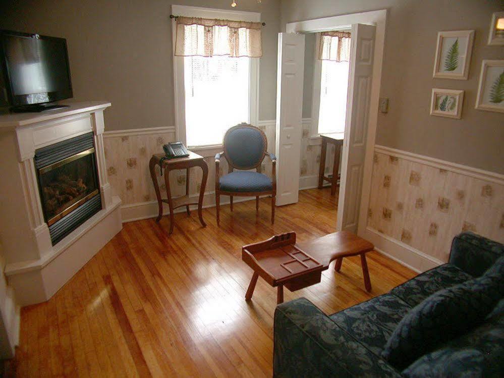 Pocono Pines Mountaintop Lodge At Lake Naomi المظهر الخارجي الصورة