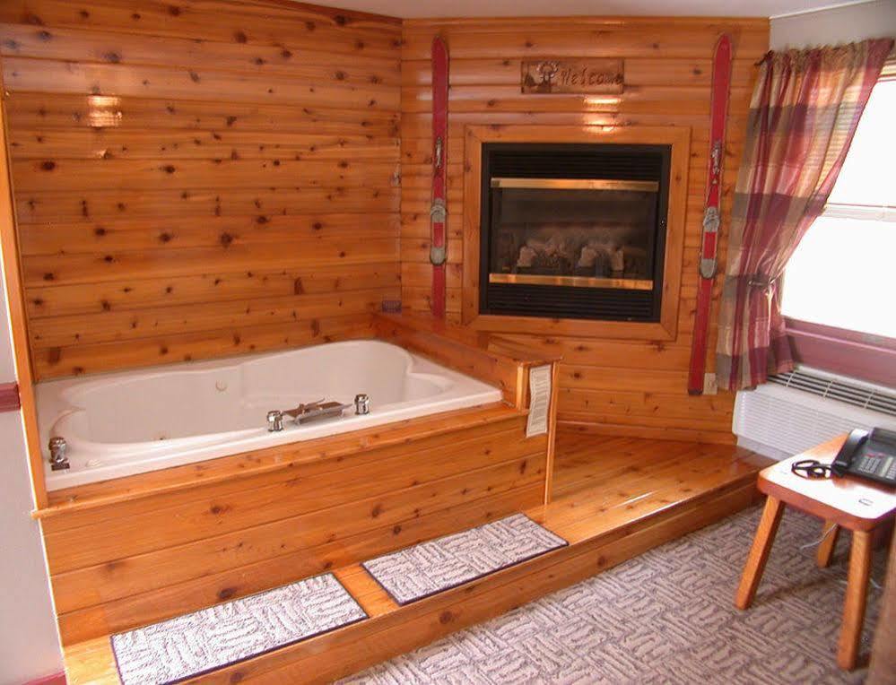 Pocono Pines Mountaintop Lodge At Lake Naomi المظهر الخارجي الصورة