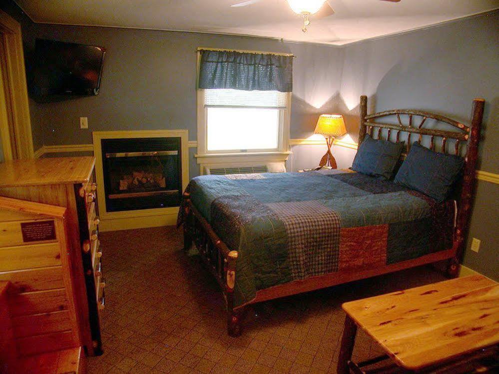 Pocono Pines Mountaintop Lodge At Lake Naomi المظهر الخارجي الصورة